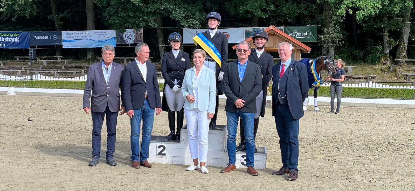 Sina Leuthäußer ist Hessische Berufsreiter-Championesse!